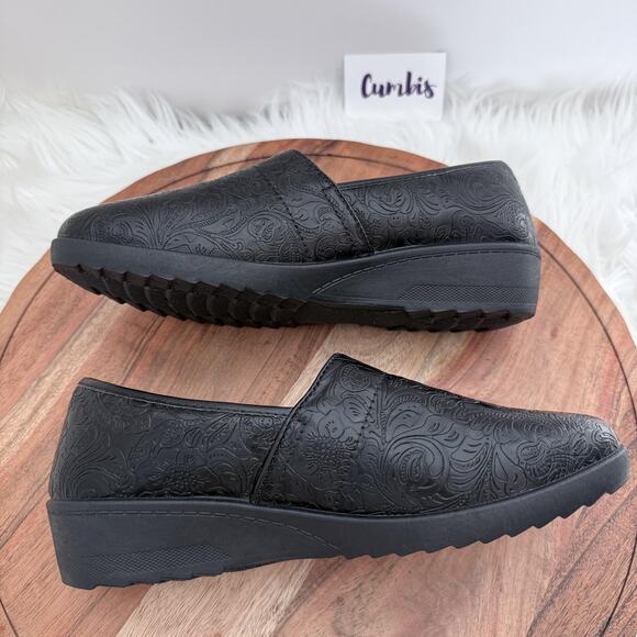 US Sports Comfort Shoes Womens Size 9 Black Embossed Slip On Loafers - Picture 8 of 9